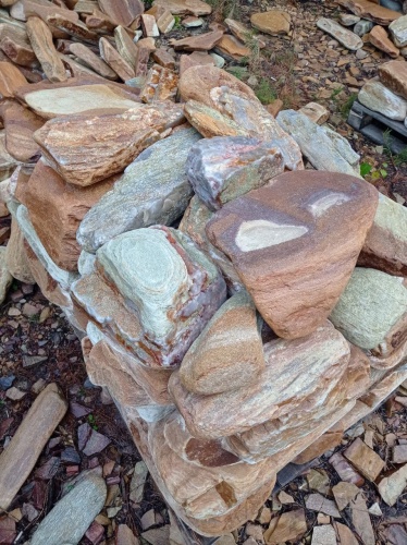 Златолит жёлтый, жёлто-зелёный глыбки и валуны для ланшафтного дизайна купить в Верещагино