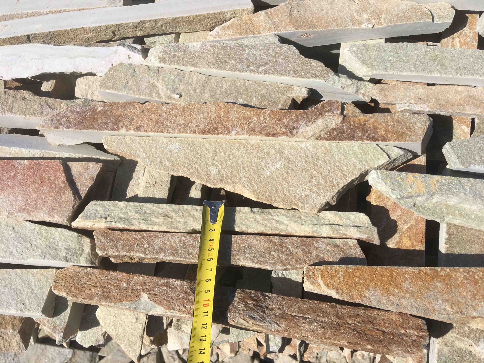 Горбушка златолит золотистый для облицовки купить в Верещагино