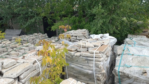 Плитняк галтованный гранитный для ландшафтного дизайна купить в Верещагино