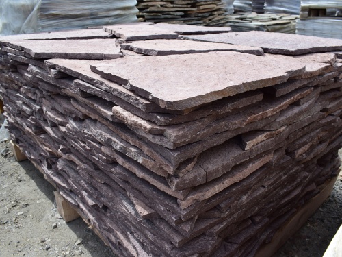 Плитняк лемезит бордовый для облицовки цоколя 20-25 мм  купить в Верещагино