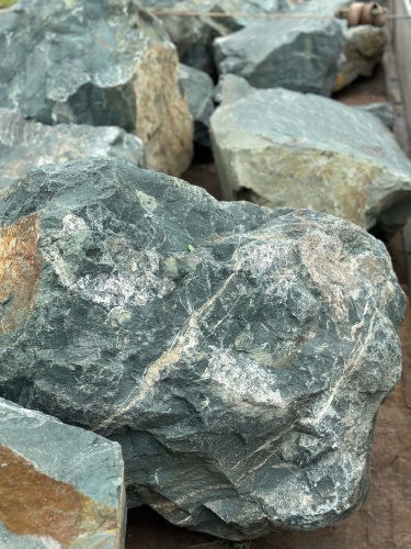 Камни для ландшафтного дизайна зелёные 10-60 килограмм купить в Верещагино