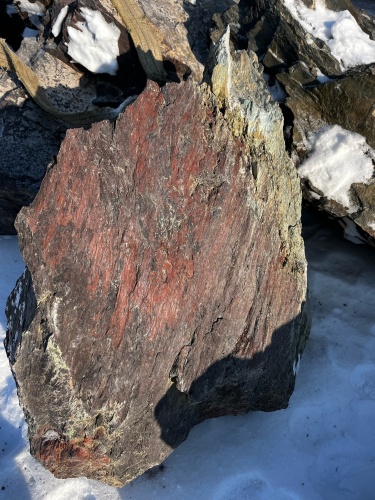 Ландшафтные глыбы красно-фиолетовые 200-1000 килограмм купить в Верещагино