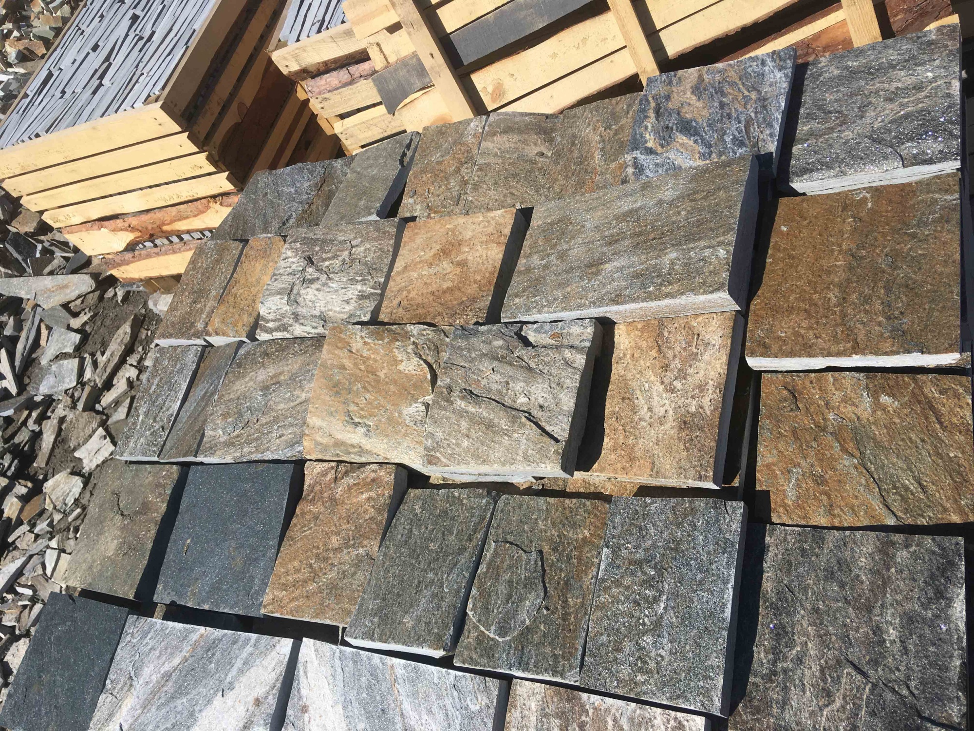 Плитка пилёная златолит Уральский для фасада купить в Верещагино