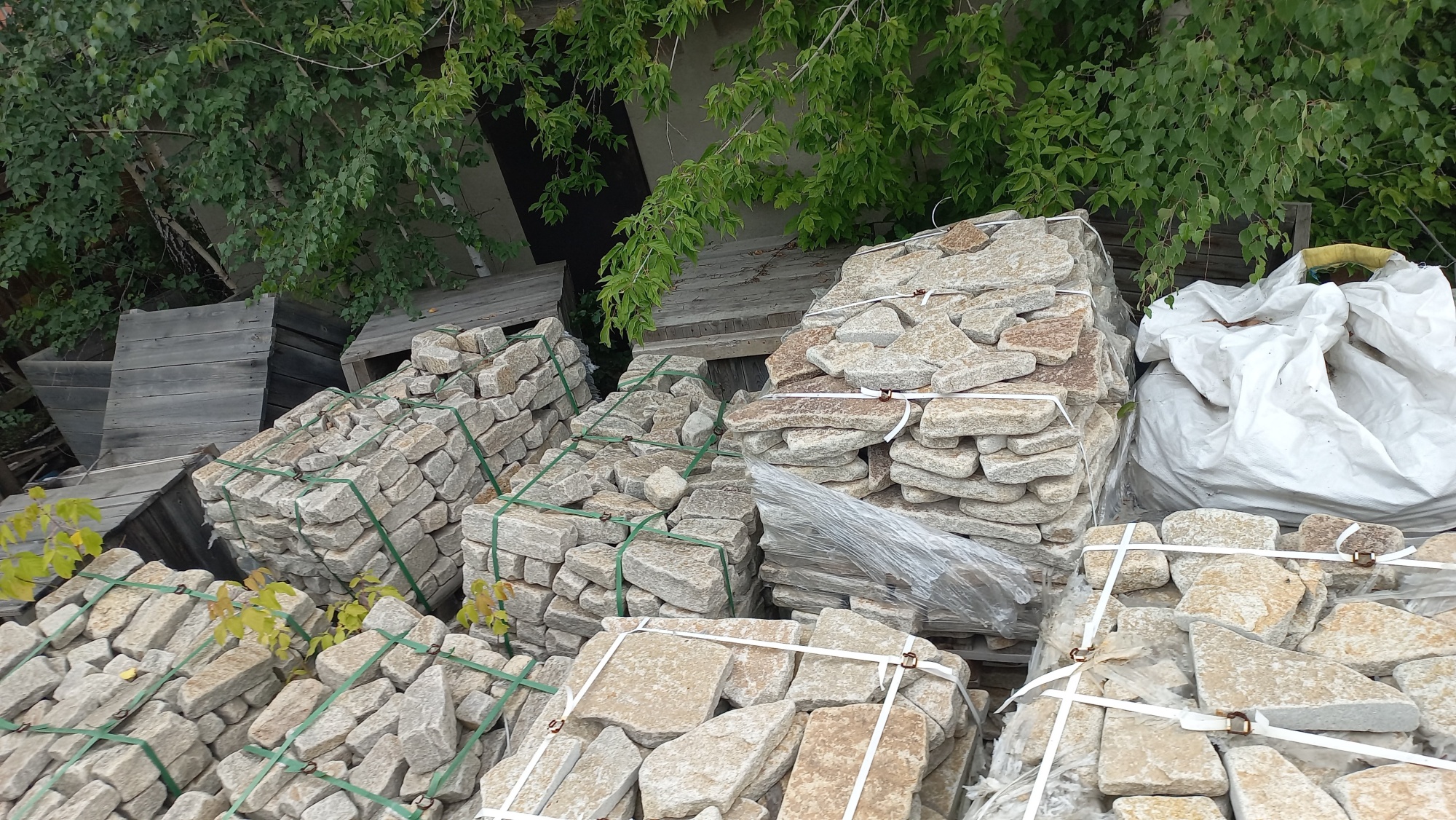 Плитняк гранитный галтованный купить в Верещагино