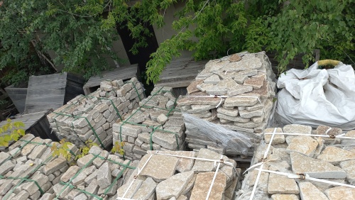 Гранитный плитняк галтованный для мощения купить в Верещагино