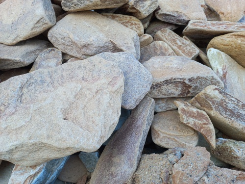 Златолит жёлтый, жёлто-зелёный глыбки и валуны для ланшафтного дизайна купить в Верещагино