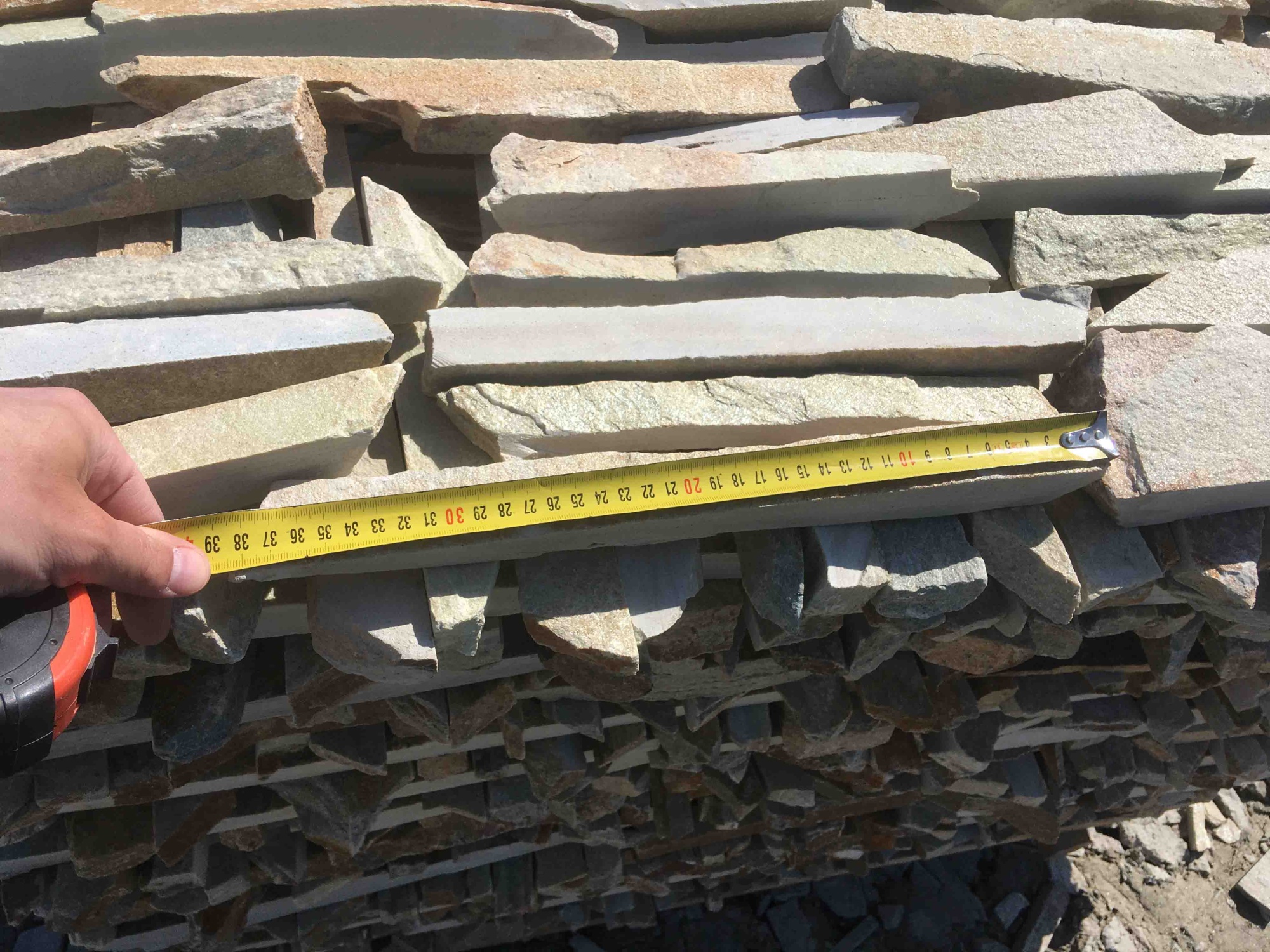 Горбушка златолит золотистый для облицовки купить в Верещагино