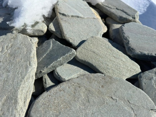 Плитняк златолит зелёный галтованный для цоколя купить в Верещагино