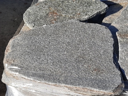 Златолит серебристый галтованный для лестниц купить в Верещагино