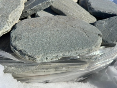 Плитняк златолит зелёный галтованный для мощения на бетон купить в Верещагино