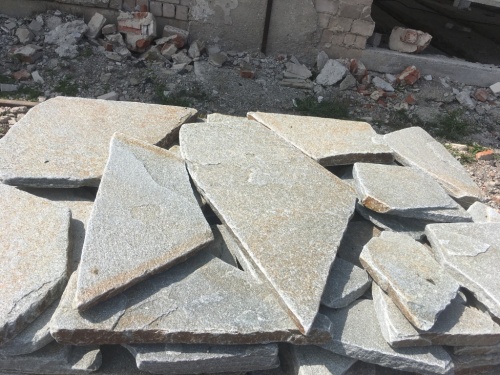 Златолит серебристый галтованный для лестниц купить в Верещагино